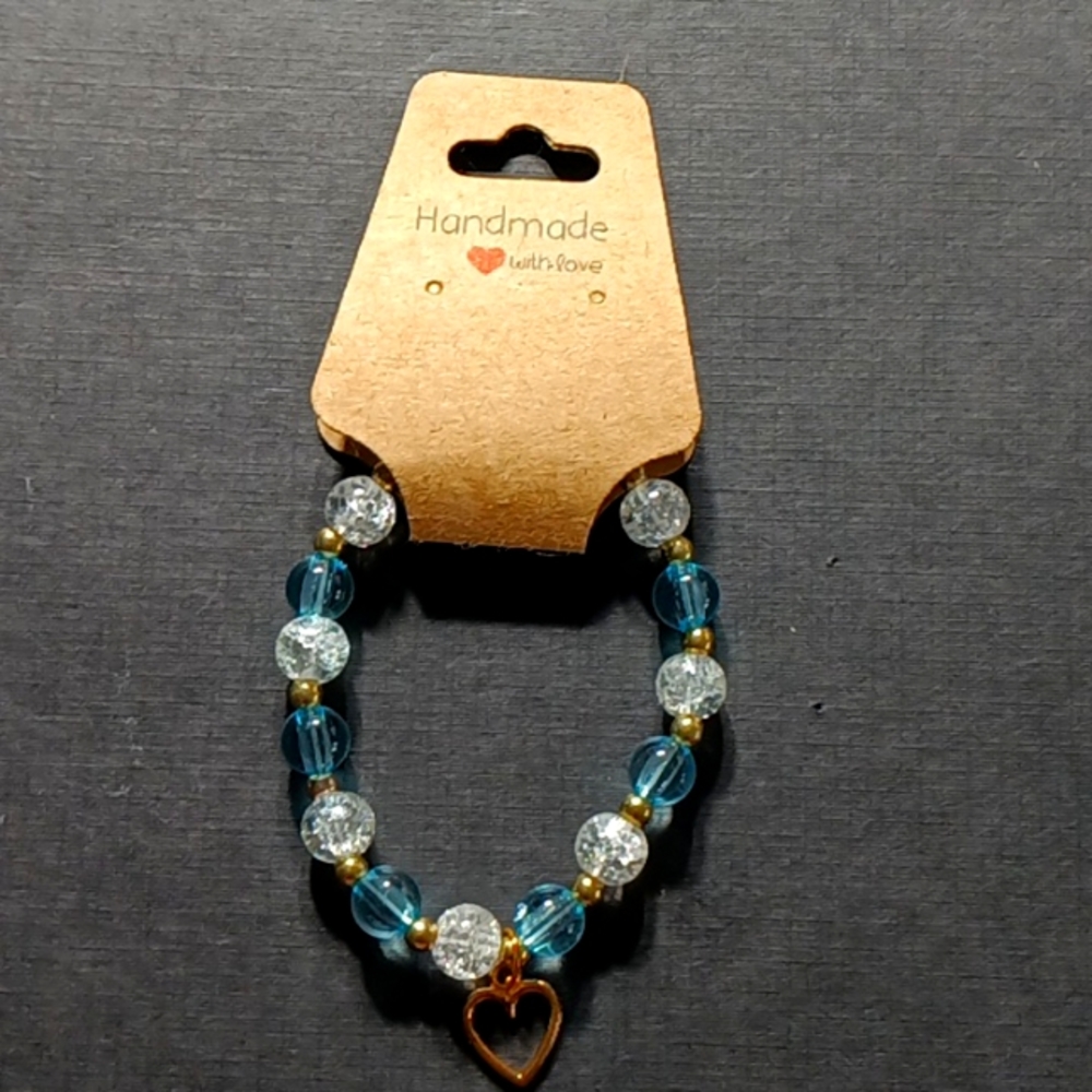 Lauriyana's handmade bracelet: Frozen heart